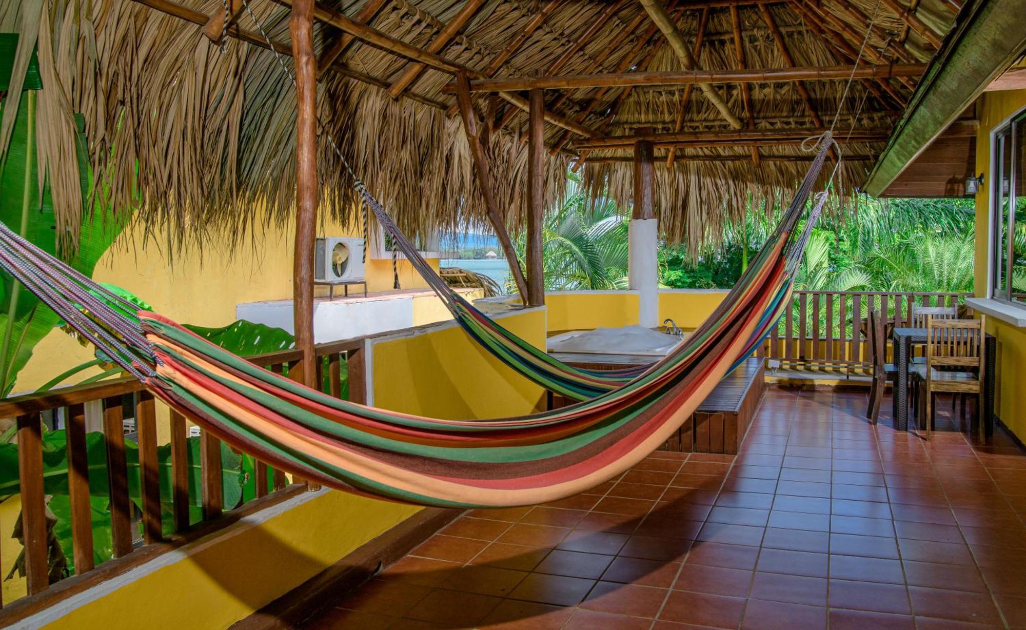 Banana Palms Hotel Rio Dulce Bagian luar foto