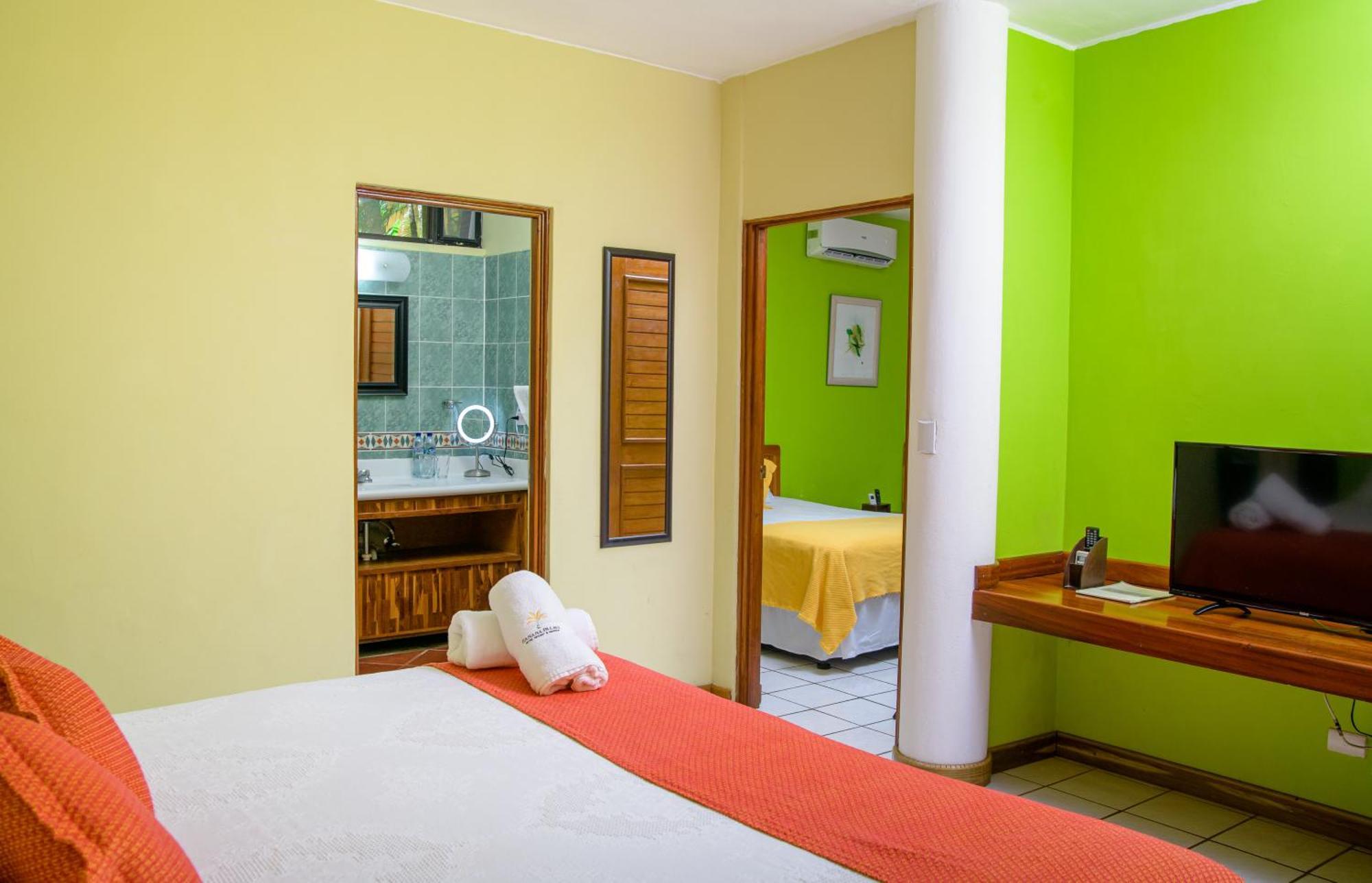 Banana Palms Hotel Rio Dulce Bagian luar foto