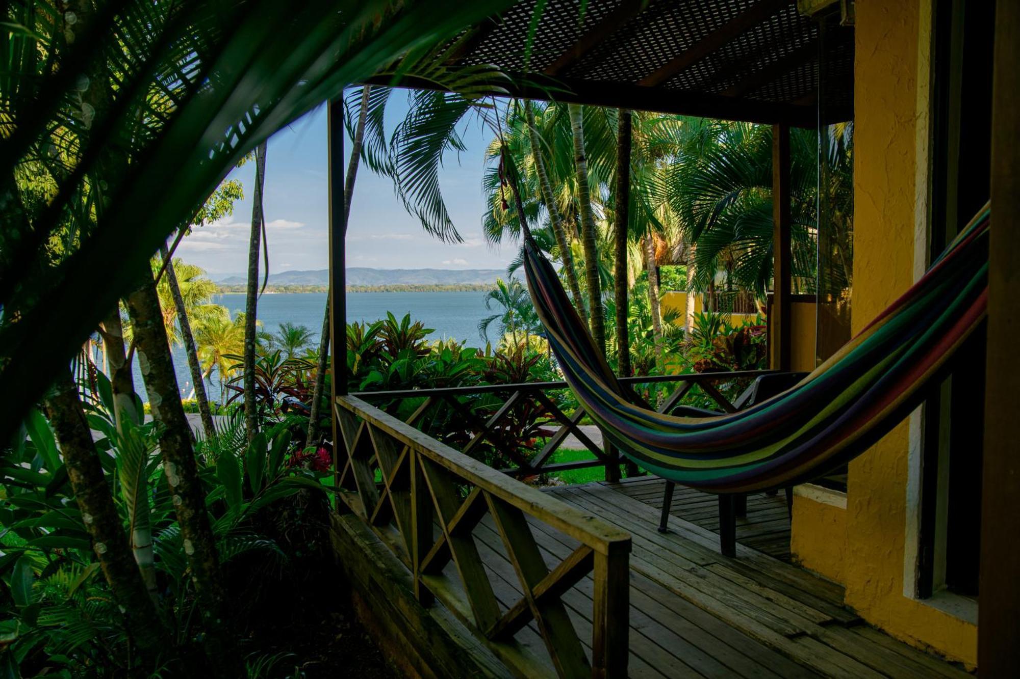 Banana Palms Hotel Rio Dulce Bagian luar foto