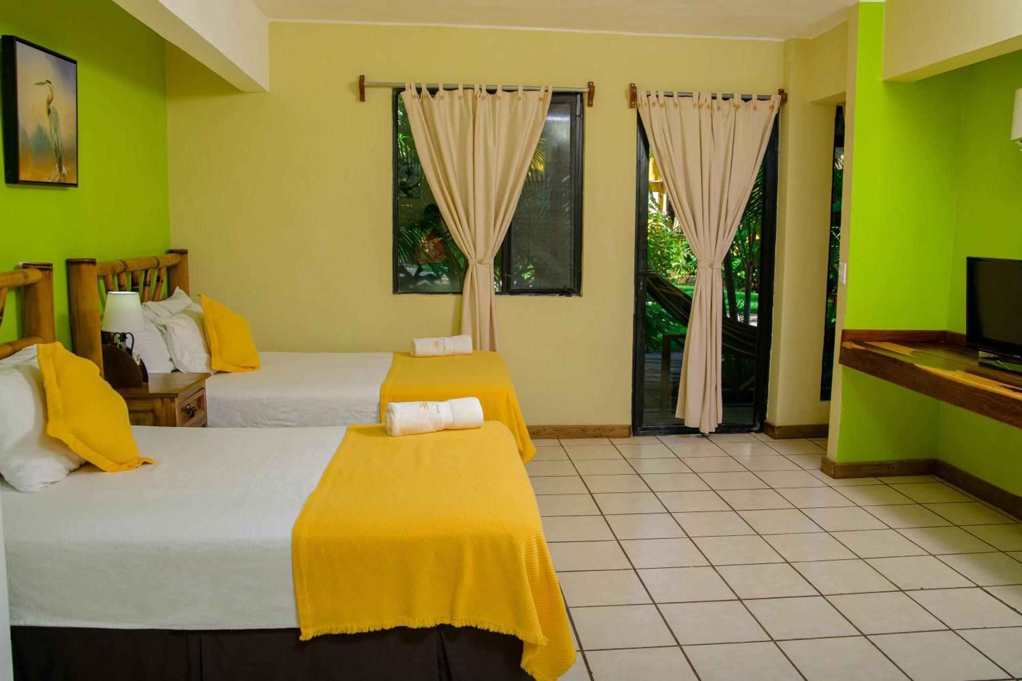 Banana Palms Hotel Rio Dulce Bagian luar foto