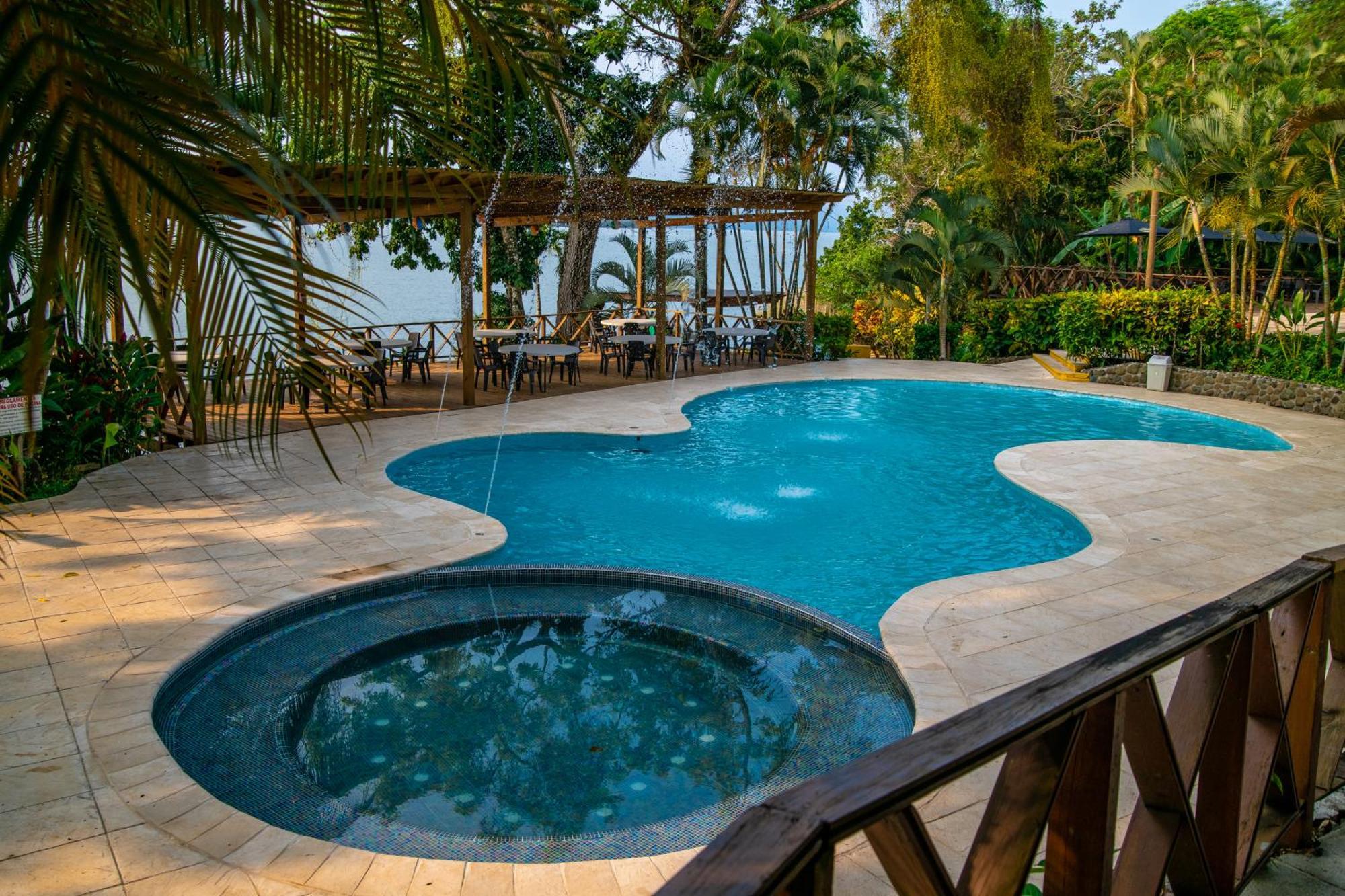 Banana Palms Hotel Rio Dulce Bagian luar foto