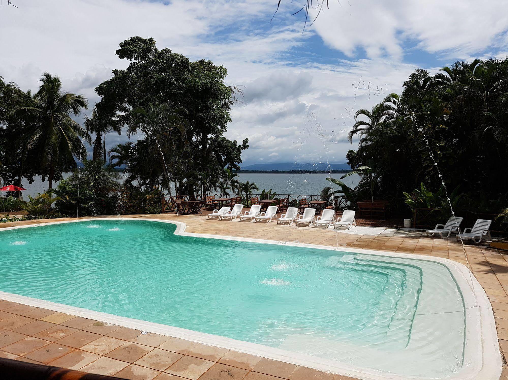 Banana Palms Hotel Rio Dulce Bagian luar foto